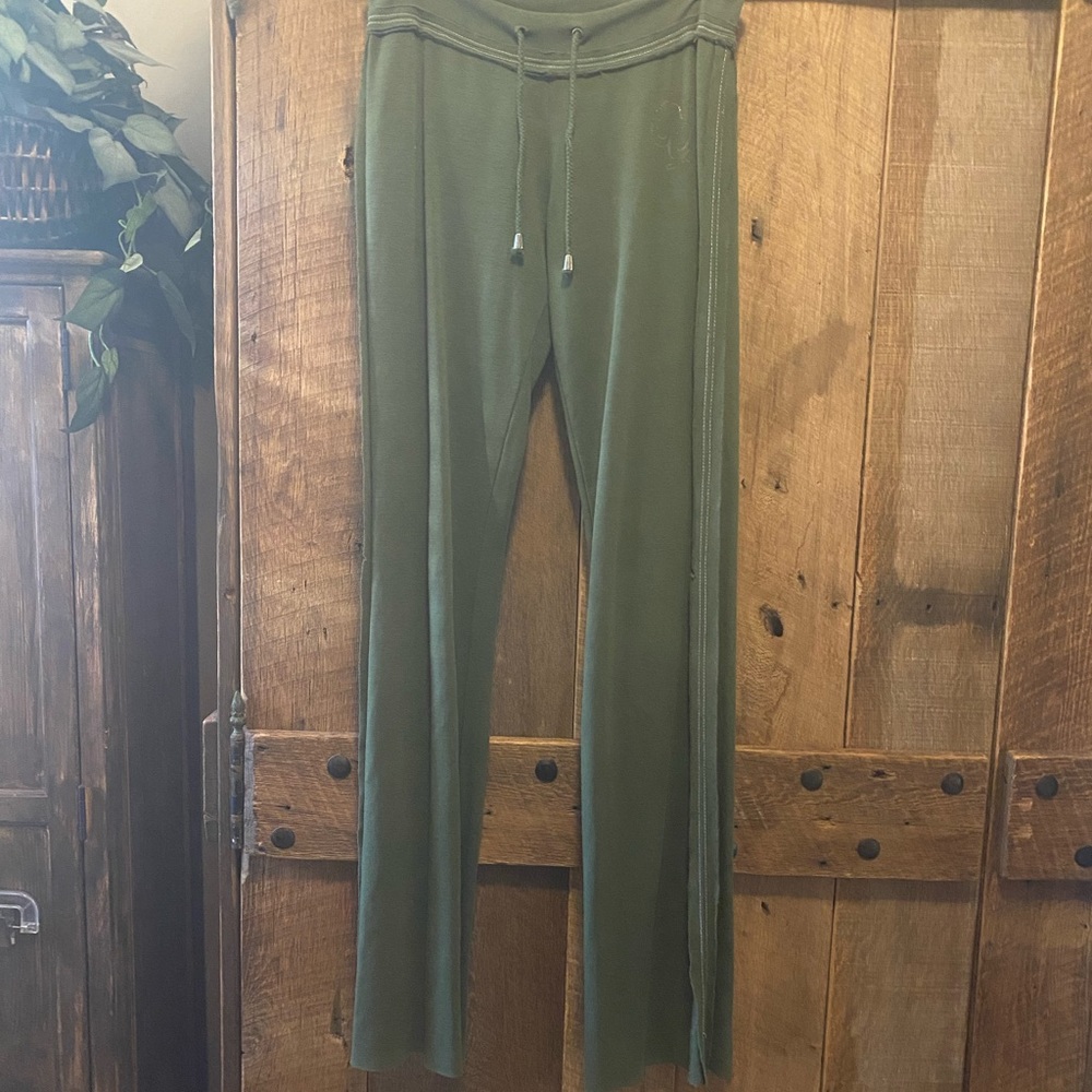 Army green lounge pant by One life